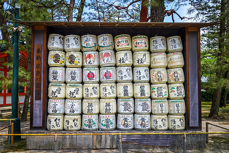 日本京都神社的Kazaridaru桶酒精旅行神道文化宗教旅游寺庙佛教徒神社风景图片