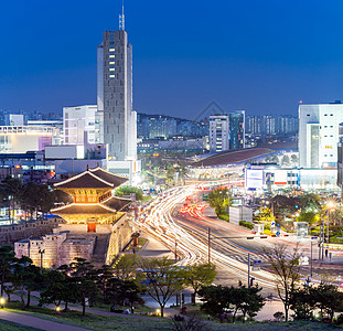 首尔东达门门交通建筑建筑学景观吸引力历史性街道摩天大楼城市中心图片