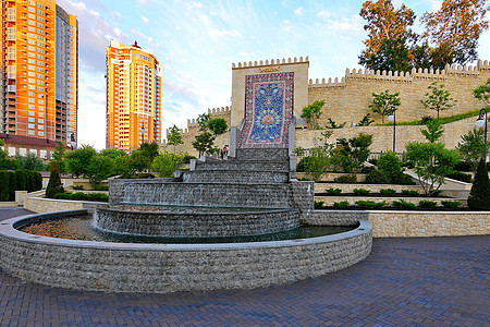 盖达尔·阿利耶夫广场 阿塞拜疆大使馆有瀑布 令人感兴趣的地方是基夫图片
