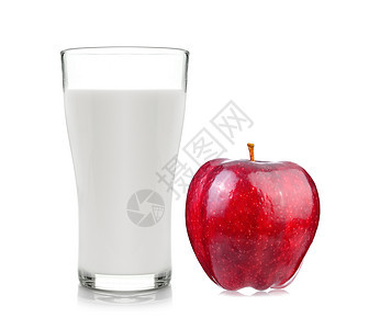白色背景上隔绝的玻璃牛奶和红苹果水果食物节食早餐红色饮食谷物图片