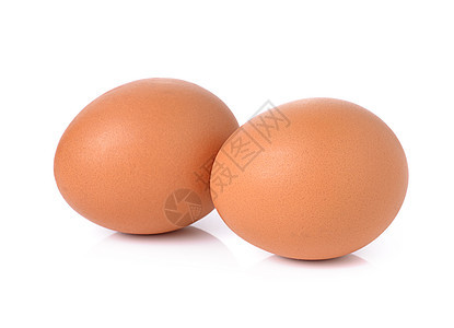 白背景上孤立的鸡蛋食物黄色动物蛋壳早餐农场棕色母鸡背景图片