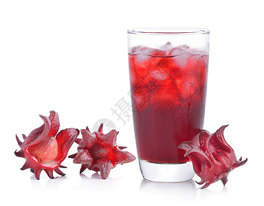 花冰溜玫瑰花汁在玻璃中 冰与白色的背面隔离木槿热带红色果汁绿色茶点活力饮料草本水果背景