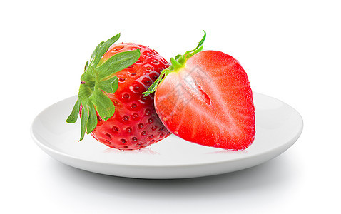 盘子里的草莓 白底隔离在白色背景上图片