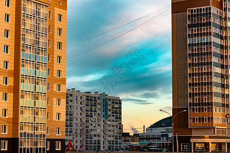 从阿罗菲市哈巴罗夫斯克 角斗场附近的海滨 美丽的日落天际场景住宅蓝色金子地平线天气天空建筑学景观图片