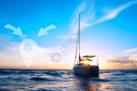 船上的船在海上天空日落太阳支撑橙子海景旅游海洋海岸旅行图片
