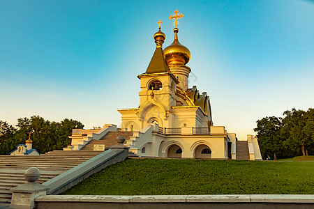 天使草俄罗斯哈巴罗夫斯克Khabarovsk  2018年8月27日 萨罗夫圣塞拉希姆教堂旅游金子宗教建筑学大教堂天空文化地标遗产季节背景