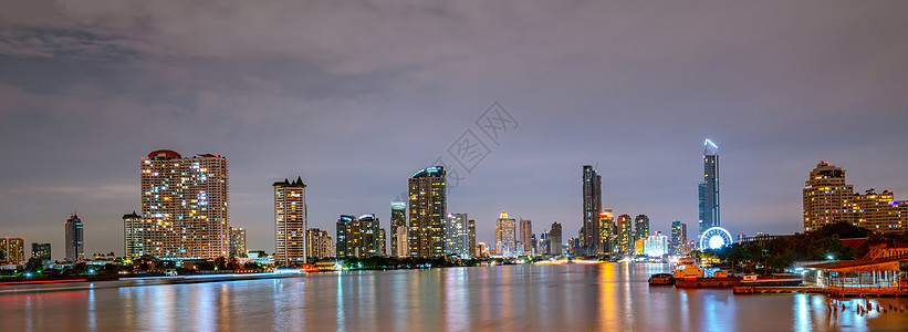河前现代大厦曼谷都市风景在泰国 泰国河流 市中心建筑 天空和白云的美丽夜景 亚洲旅游和旅游 曼谷现代办公室图片
