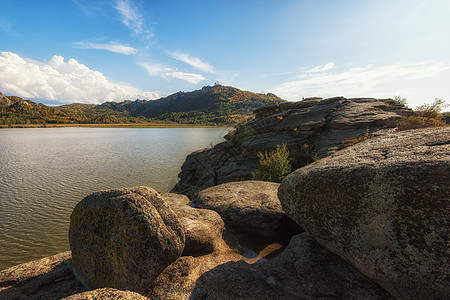 Kolyvan湖上的美景全景成就日落旅行旅游冒险太阳顶峰岩石晴天图片