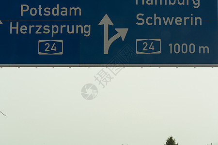 德国的自动邮号阻塞出口运输沥青救援标记要道旅行栏杆道路图片