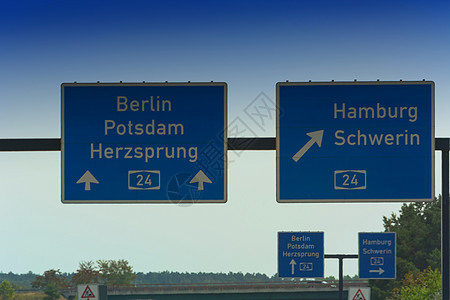 德国的自动邮号要道环境栏杆运输通道方向标道路阻塞速度旅行图片