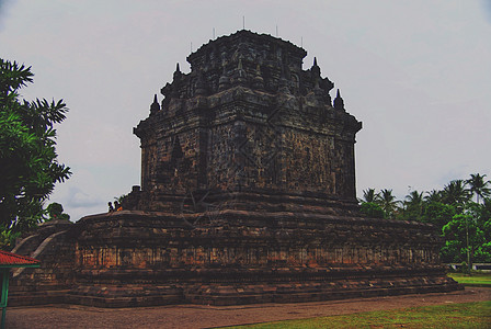 孟杜特寺庙 印度尼西亚日惹发现的又一座古老纪念碑宗教吸引力岩石王朝游客旅行城市历史性地标天空图片