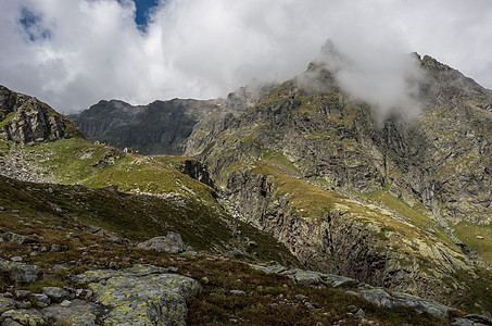 山谷瀑布附近山区河峡谷旅行建筑全景小屋高山冰川山脉旅游风景避难所图片