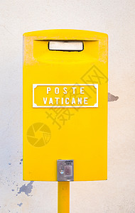 梵蒂冈的黄邮箱金属运输信箱民众旅游送货假期观光黄色首都图片