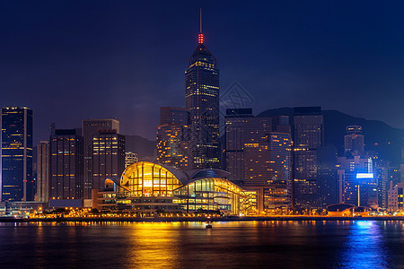 香港市风景在晚上市中心建筑天空地标旅游城市蓝色巡航全景场景图片