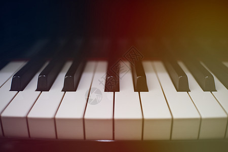 具有选择性焦点的钢琴键盘背景歌曲爵士乐乐器玩家艺术钥匙合成器韵律旋律音乐会图片