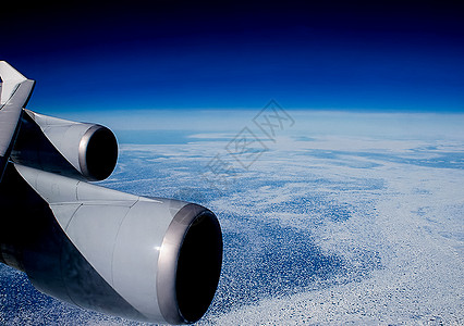 飞机飞行期间客机窗外的风景车辆飞机场力量高度乘客天线气氛商业服务航班图片