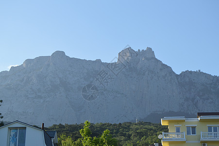 山地 日落 夏天背景的美丽现代房子地标阁楼村庄旅游城市绿色植物天空晴天旅行森林图片