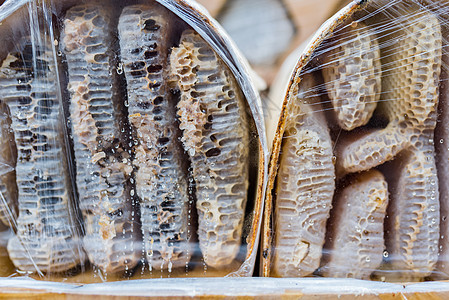 有机蜂窝在市场上出售六边形食物框架梳子花蜜蜜蜂蜂蜡蜂巢蜂蜜养蜂业图片