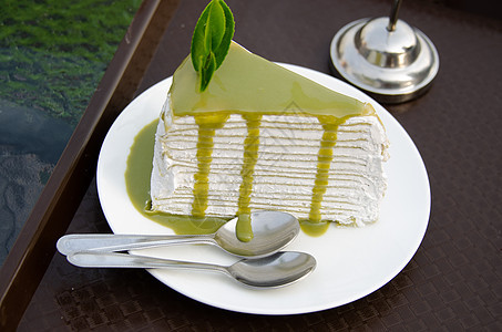 绿色茶叶健康盘子面包白色抹茶食物甜点奶油蛋糕图片