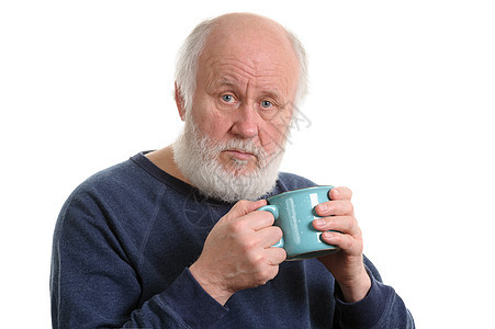 老人用茶杯或咖啡在白色上孤立的退休蓝色成人胡须杯子胡子祖父饮料男人长老图片