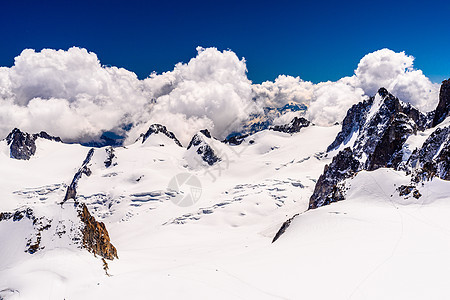 法国阿尔卑斯 上萨瓦伊 勃朗山蓝色薄雾遗产世界滑雪爬坡假期地标冰川天空图片
