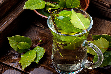 美味的草药茶茶叶树叶玻璃芳香花草香气减肥味道植物液体图片