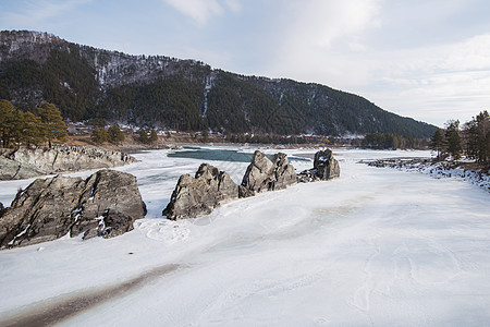 冬季的卡吞快山河旅行森林太阳卡通天空全景公园岩石荒野山脉图片