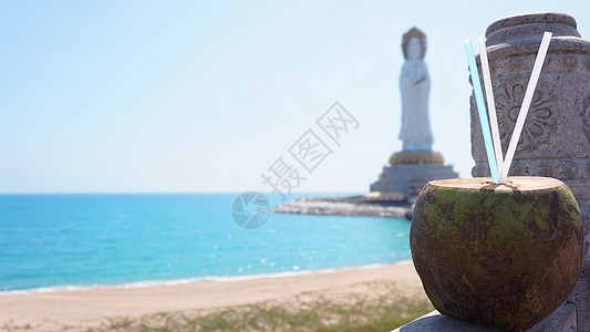 南山的Guanyin 光井的Badhisattva的白色雕像金子建筑学热带精神艺术上帝女神码头椰子宗教图片