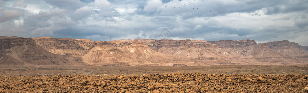 山岳和伊斯雷尔沙漠全景岩石沙漠石头陨石盖夫爬坡地理风景图片