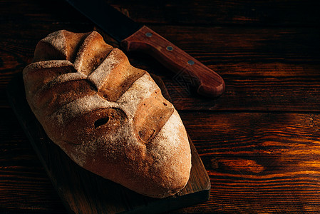 切板上自制的面包粮食玉米包子美食谷物饮食燕麦桌子厨房纤维图片