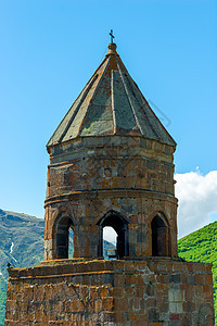 格鲁吉亚正统教堂的钟塔 与蓝天交近图片