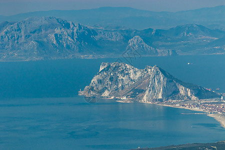 来自塞拉贝尔梅贾的直布罗陀海峡海景山脉岩石海岸海岸线旅行城市悬崖天际地标图片