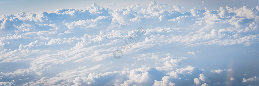 飞机日出时 阿尔图库穆卢斯云层的形成不真实和戏剧性阳光航班气候天空晴天航空积雨天线旅行天堂图片