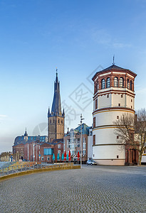德国杜塞尔多夫旧城堡塔和圣兰贝图斯教堂教会城堡建筑学建筑蓝色场景历史性城市观光地标图片