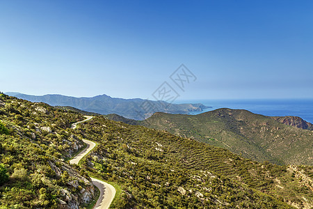 西班牙斯雷拉德罗德山脉国家蓝色天空骑马山脉旅行风景绿色公园图片