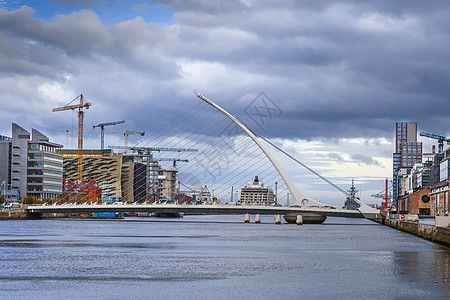 桥 爱尔兰都柏林建筑学建筑基础设施天空城市地标竖琴蓝色建造旅行图片