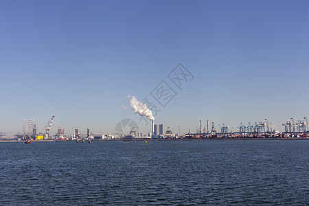 进出口业务和物流中的集装箱船卸载加载海洋港口货物贸易码头后勤载体商业图片