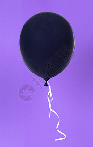 孤立的黑色气球紫色周年庆典生日装饰活动纪念日派对天上的高清图片素材