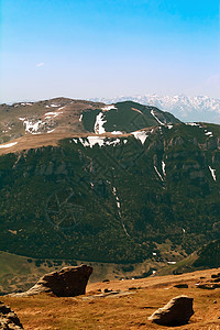 布塞吉山南喀尔法提人山脉英雄石质山脊顶峰悬崖岩石山坡高地爬坡图片