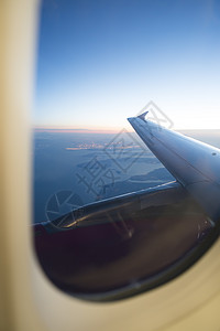 空中飞机夜视喷射交通白色空气天线蓝色景观航空公司天空城市图片