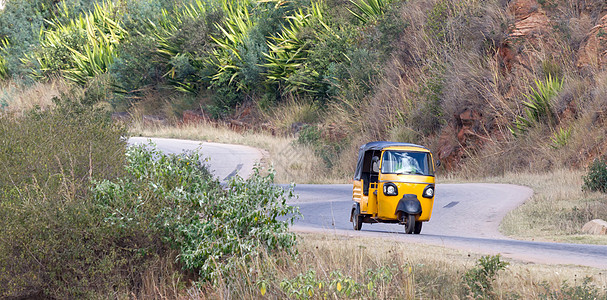马达加斯加的Tuktuk出租车图片