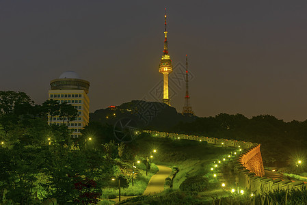 南山最美夜景建筑学日落旅行地标蓝色建筑天际游客风景反射图片