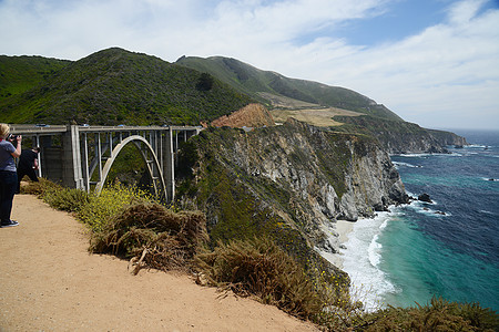 bixby桥历史性海岸线风景地标建筑学岩石旅行悬崖海洋海岸图片