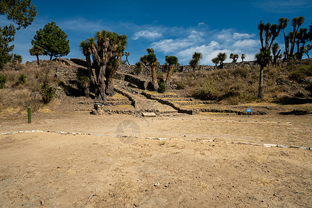 坎通纳 普埃布拉 墨西哥  只有少数游客的中美洲考古遗址沙漠废墟旅游植物石头寺庙爬坡考古学全景干旱图片