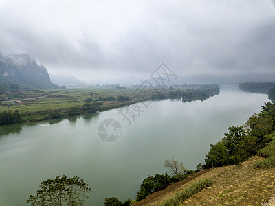 祖河山脉岩溶天空多云图片