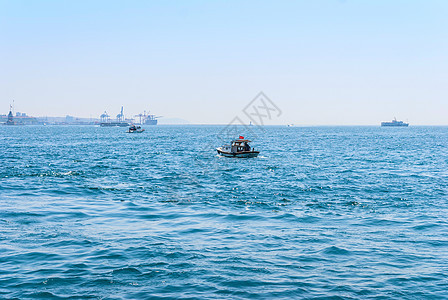 客轮渡船载人穿越码头旅游游艇港口乘客海景海洋运输汽船火鸡图片