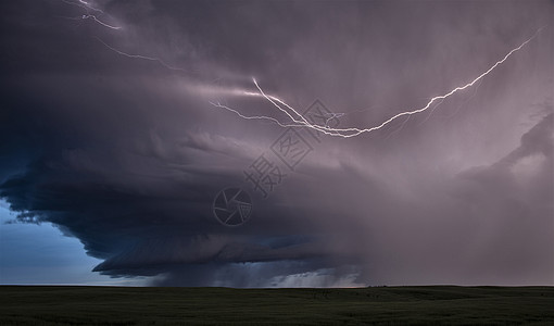 加拿大帕蕊雷风暴云危险平原天气农村天空戏剧性极端气候雷雨闪电图片