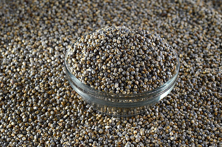 Bajra梨小米玻璃碗谷物收成坚果食物矿物质饲料小吃脂肪珍珠营养图片