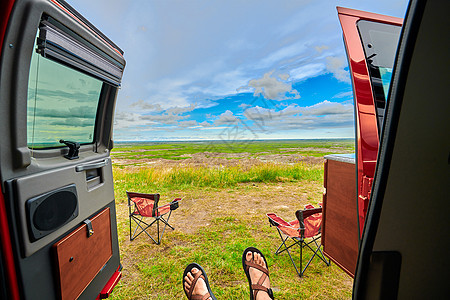 住在南达科他州巴德兰国家公园丘陵休息公路车辆旅行地球大篷车自由露营者运输图片