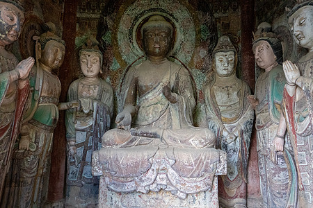 中国西北甘肃省天水附近的雕像建筑学遗产遗迹石头世界遗产佛教徒旅行艺术寺庙图片
